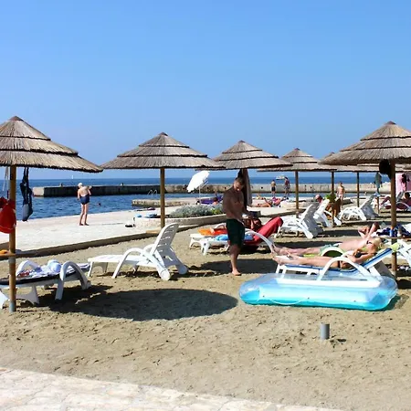 Holiday House With A Parking Space Bonaci, Central Istria - Sredisnja Istra - 18104 Будинок відпочинку